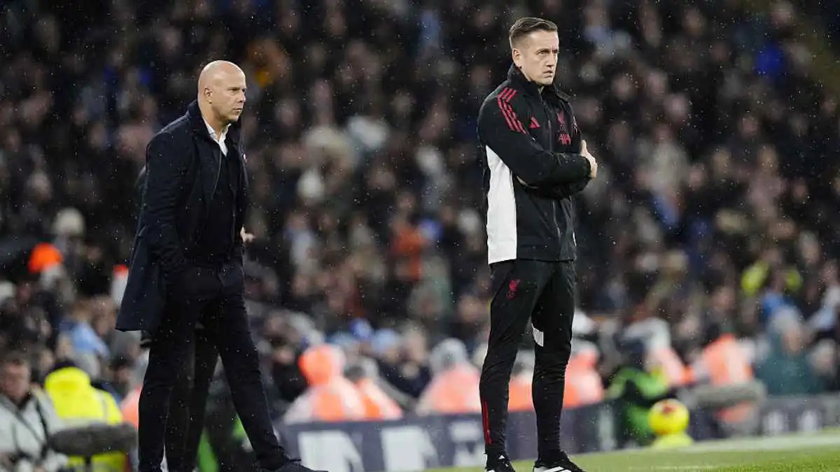 من اللاعب الذي تسبب في الإطاحة بمدرب ليفربول؟