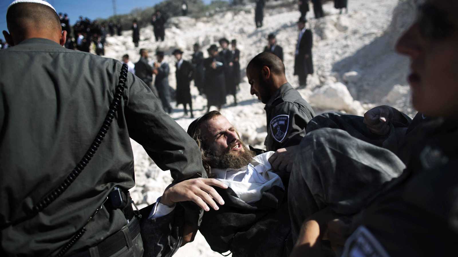 تصعيد متواصل في إسرائيل والحريديون يتحدثون عن "حرب" داخلية