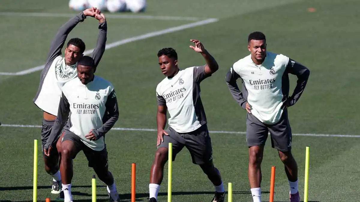 رغم حلم كأس العالم.. نجم ريال مدريد يرفض الرحيل