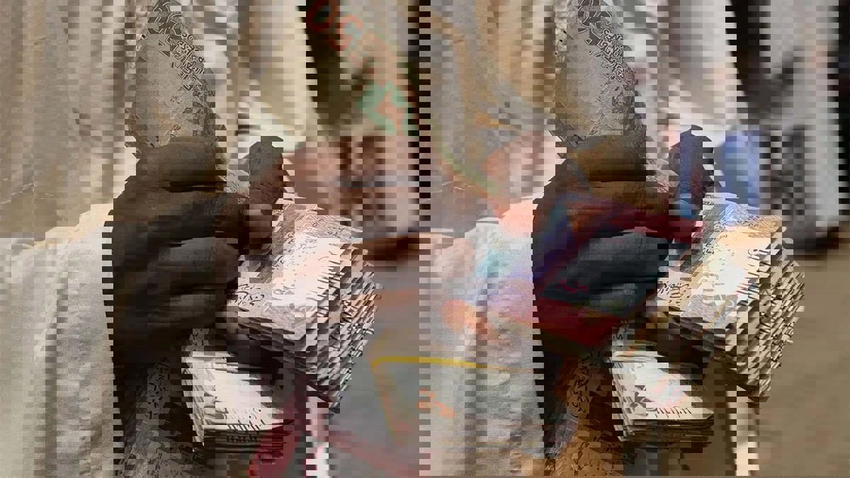 السودان يقرر توحيد سعر صرف العملة