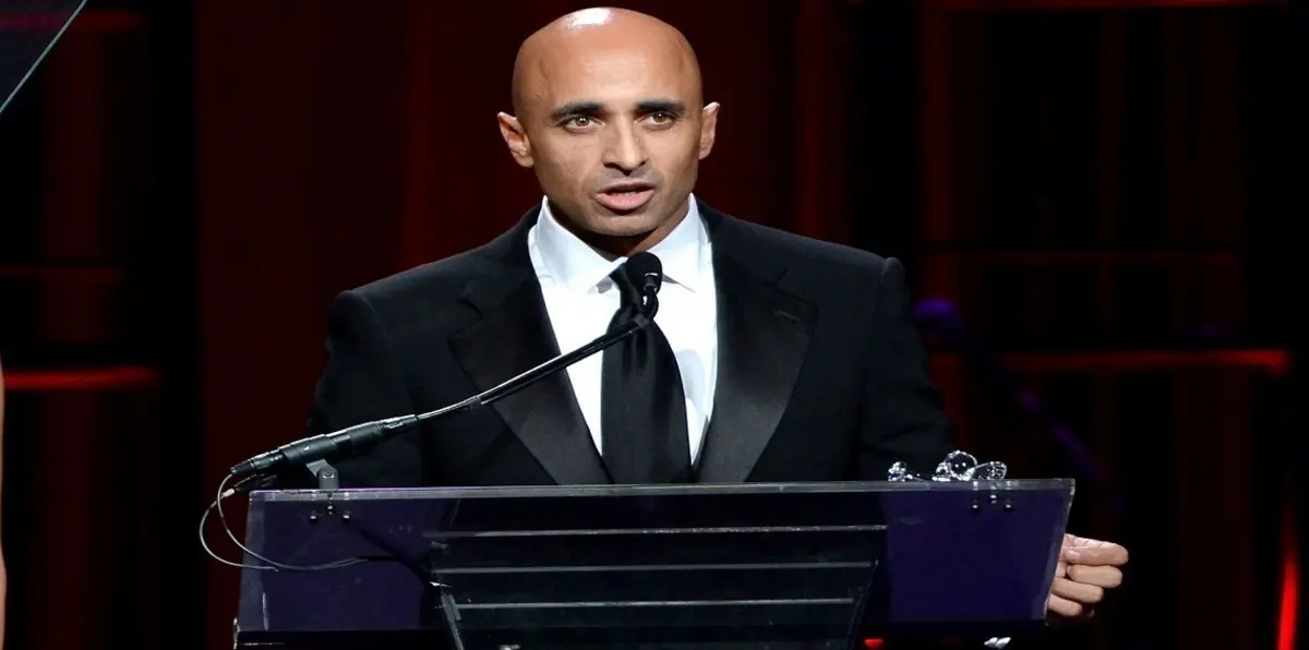 مصدر: هذا ما قصده العتيبة بالعلمانية والمفارقة أن منتقدي تصريحه يمجدون "علمانية أردوغان"