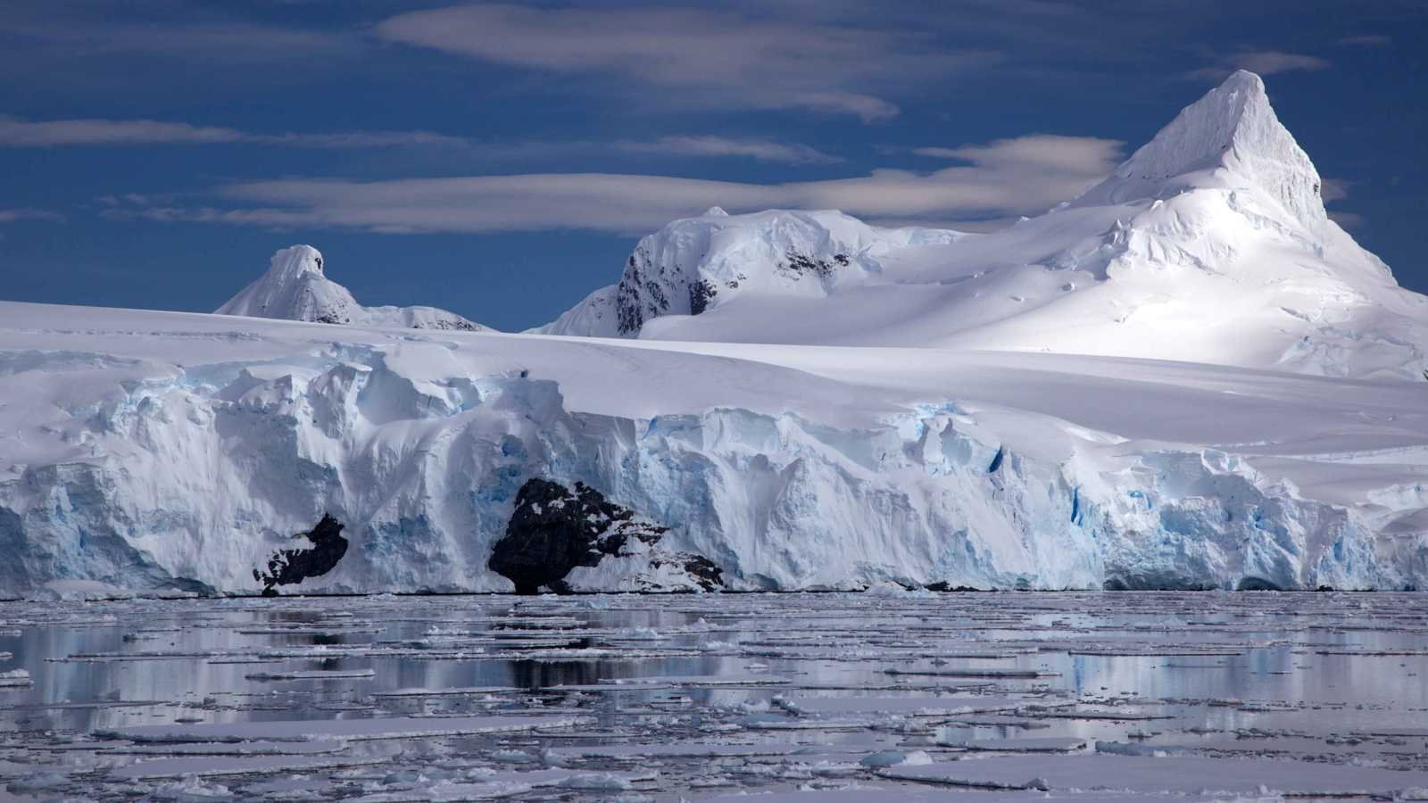 سباق مع الذوبان.. آلاف الأنهار الجليدية على حافة الاختفاء