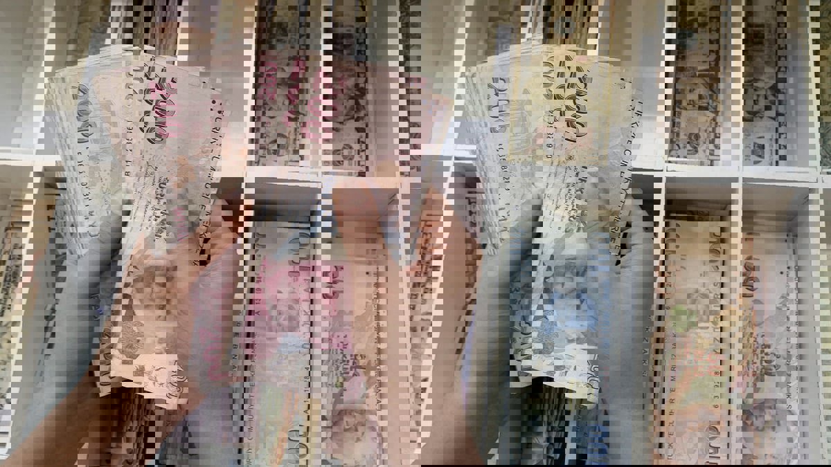 الليرة التركية تسجل أضعف مستوى منذ منتصف ديسمبر