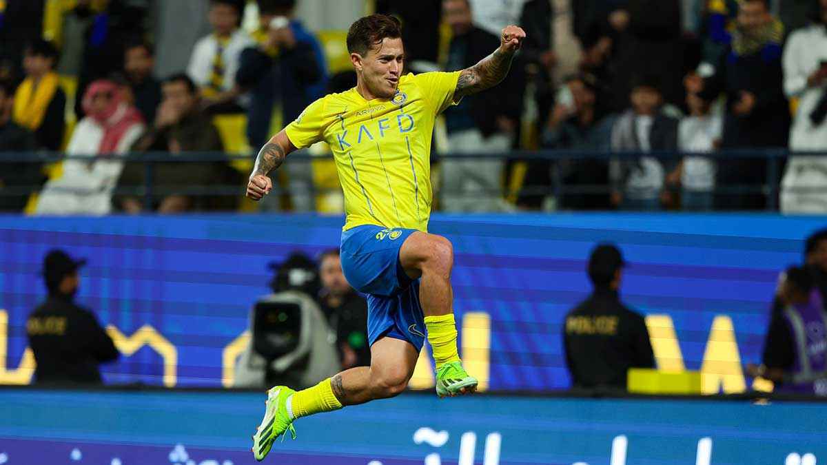 قرار مفاجئ من النصر السعودي بشأن أوتافيو