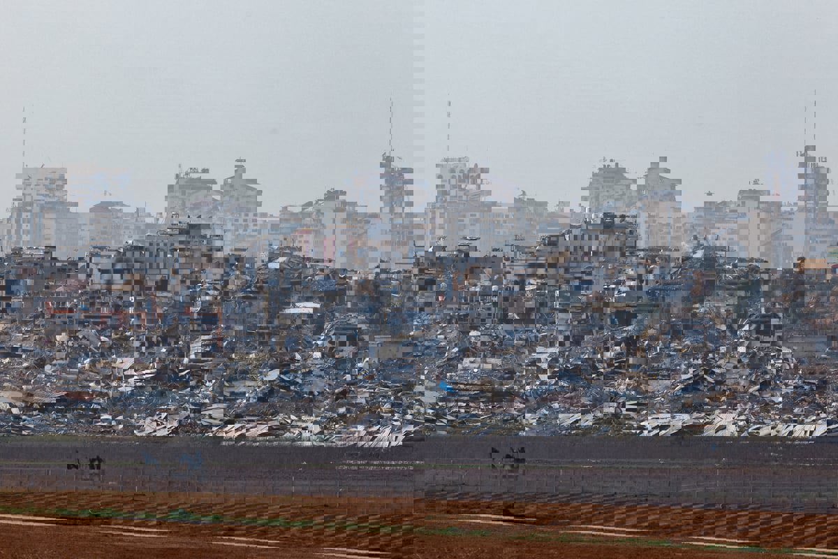 لبناء محور "نتساريم".. إسرائيل تنسف المغراقة في غزة 