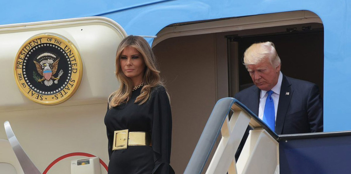 شاهد بالفيديو والصور.. كيف انتقمت ميلانيا ترامب من زوجها بعد مغادرة السعودية