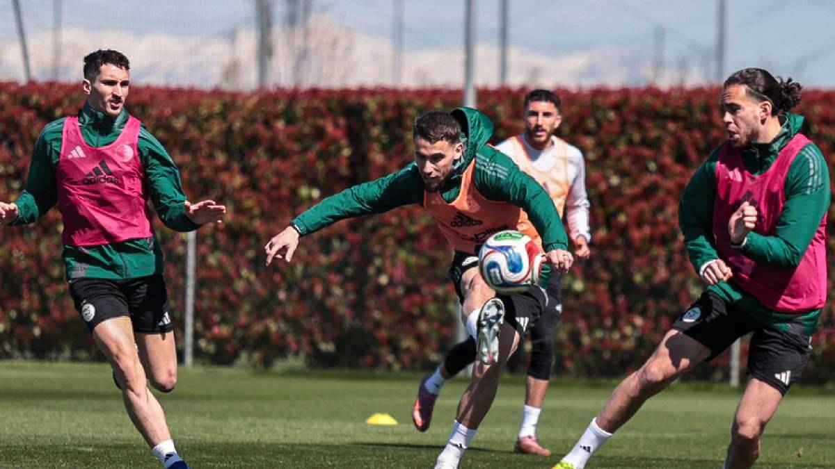 تم الإعلان رسمياً.. القنوات الناقلة لمباراتي الجزائر مع غواتيمالا وأوروغواي 