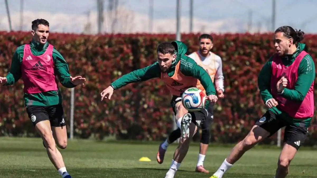 تم الإعلان رسمياً.. القنوات الناقلة لمباراتي الجزائر مع غواتيمالا وأوروغواي