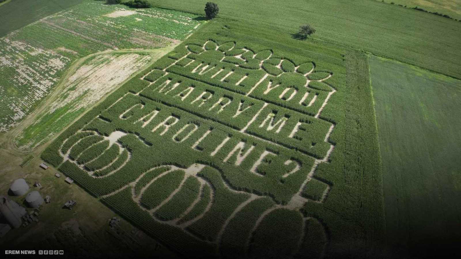 رومانسية استثنائية.. مزارع أمريكي ينقش عرض زواج في حقل ذرة ضخم (فيديو إرم)