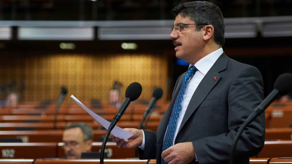 ياسين أقطاي.. "المستشار الأخرس" عن تطبيع أردوغان وقطر (فيديو)