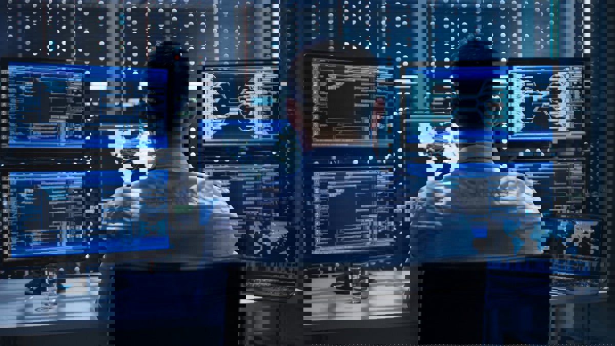 تقرير: إيران تخفي برامج التجسس في تطبيقات المطاعم والألعاب