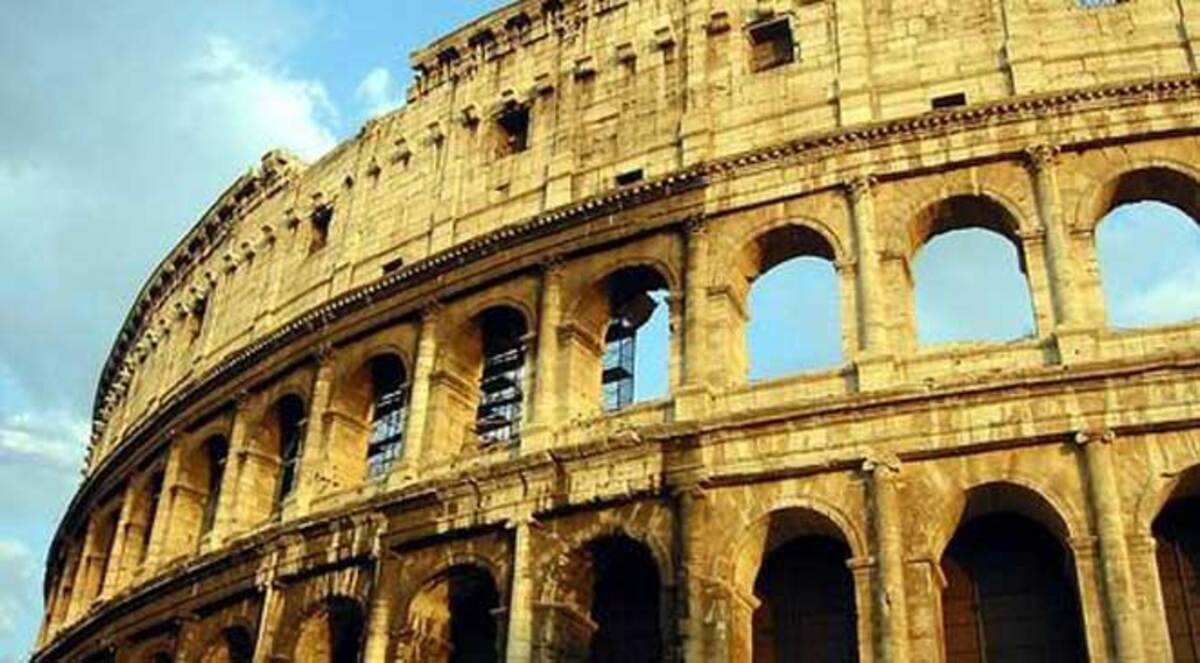 إيطاليا تغرم سائحاً روسيا بـ20 ألف يورو