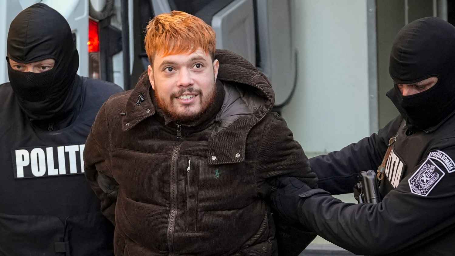 نهاية هروب "الذبابة".. أخطر مطلوب بفرنسا يواجه السجن المؤبد (فيديو)