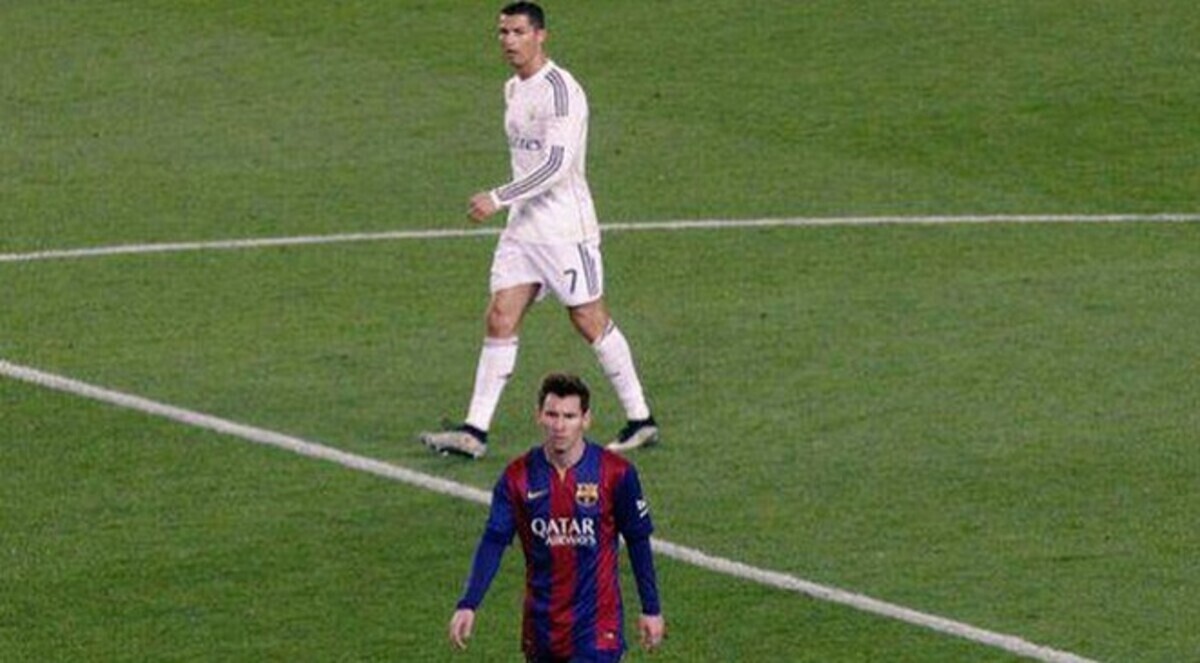 جاري نيفيل يطالب ميسي ورونالدو بمقاطعة كأس العالم