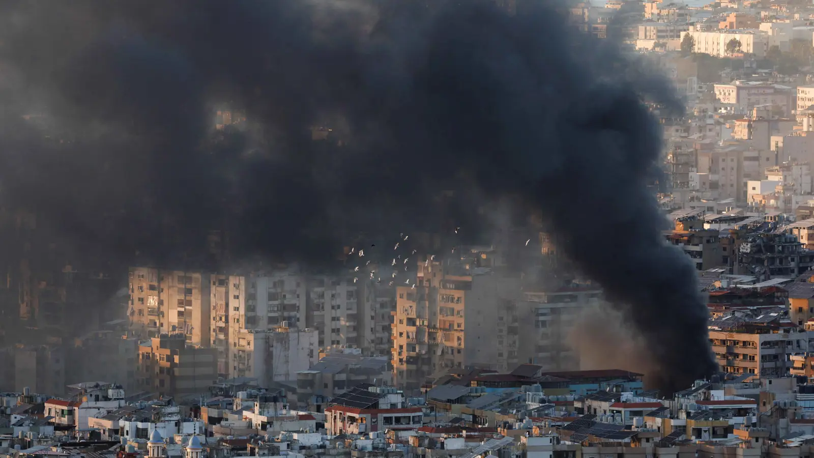 "خلال دقيقتين".. الجيش الإسرائيلي يعلن قصف "20 هدفا" في بيروت