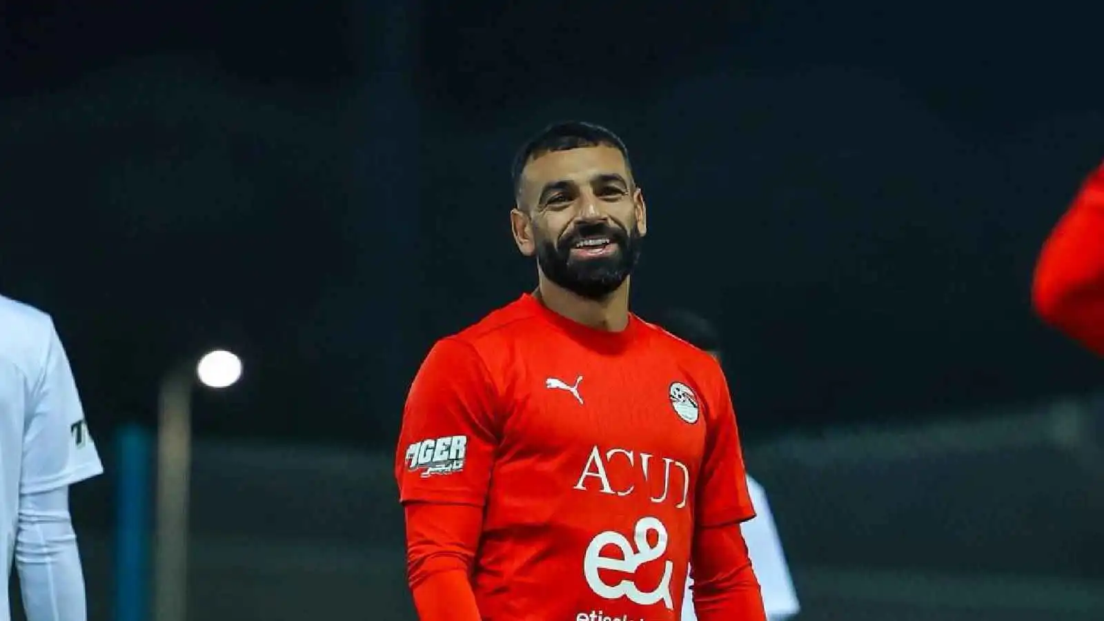 موقف محمد صلاح وعمر مرموش من خوض مباراة مصر وكاب فيردي