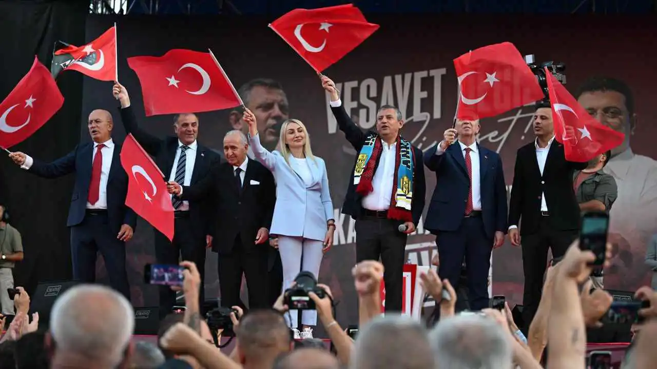 تركيا.. مطالبات للمحكمة العليا بوقف نشاط حزب الشعب الجمهوري