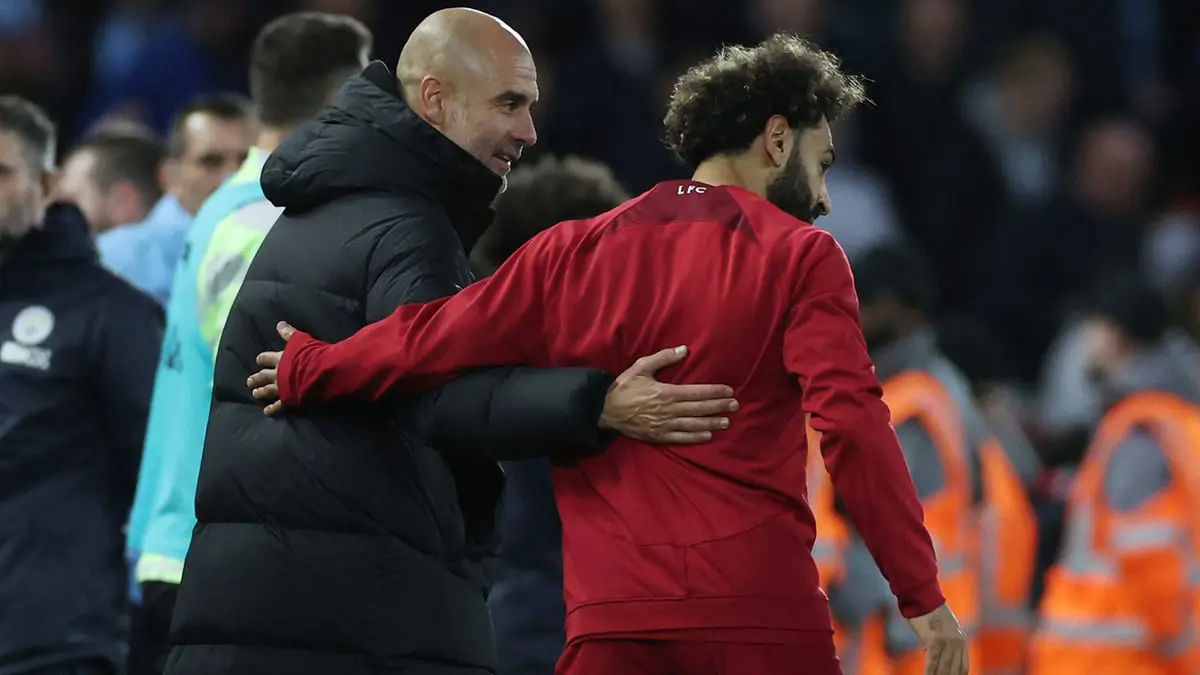 حديث باسم بين محمد صلاح وغوارديولا عقب نهاية قمة ليفربول ومانشستر سيتي  