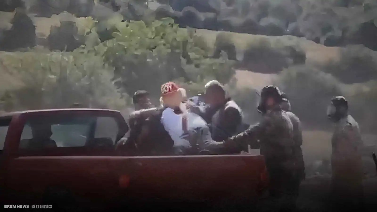 ترامب في قبضة الباسيج.. مشهد تمثيلي يثير سخرية واسعة