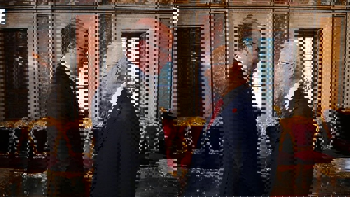 بين سحب الثقة من الغنوشي والإطاحة بالفخفاخ .. هل تتجه تونس إلى "شلل" سياسي؟ (فيديو)