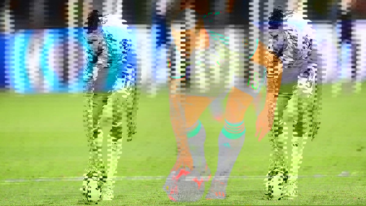 سيغيب عن كأس الأمم الأفريقية.. أندي ديلور يطلب الابتعاد عن منتخب الجزائر لمدة عام