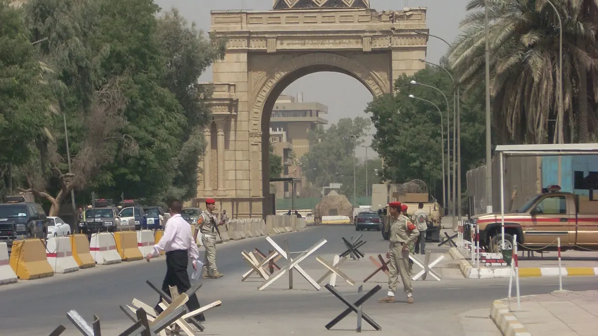 سقوط صاروخ قرب السفارة الأمريكية في المنطقة الخضراء المحصنة وسط بغداد 