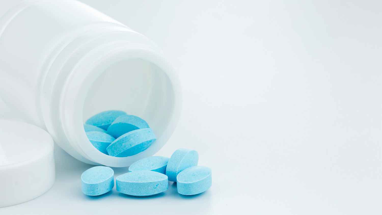 مصر.. شاب ينتحر في "بث مباشر" على فيسبوك