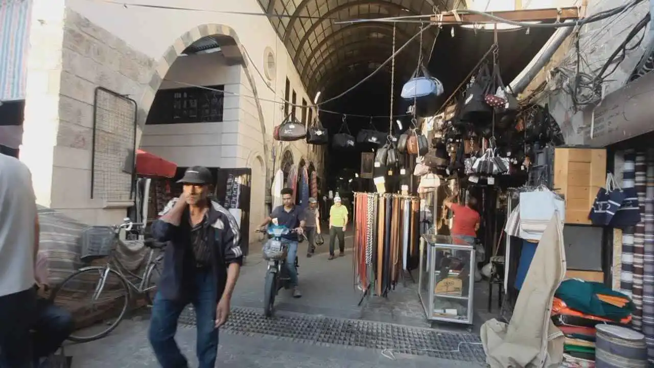 بين التراث والتراجع.. "سوق السروجية" الدمشقي يكافح للبقاء (صور)