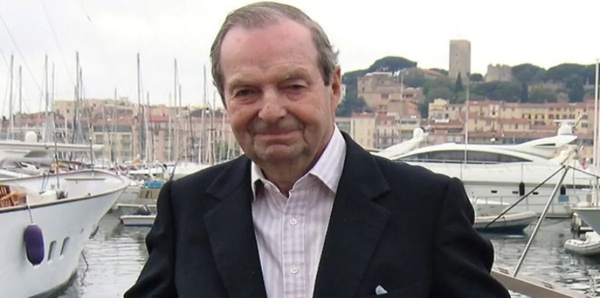 وفاة مخرج أفلام جيمس بوند