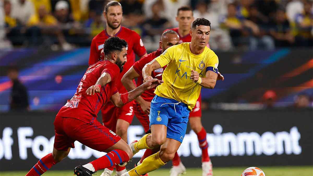 يتصدرها رونالدو.. الكشف عن قائمة أغنى 10 لاعبين في العالم