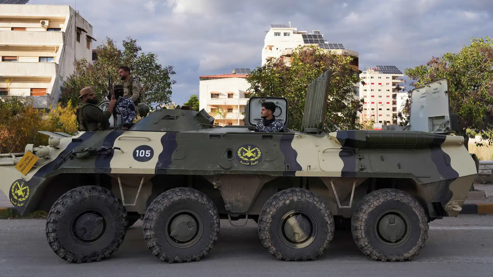 سوريا.. محافظ اللاذقية يتعهد بالحزم لمواجهة "الفوضى"