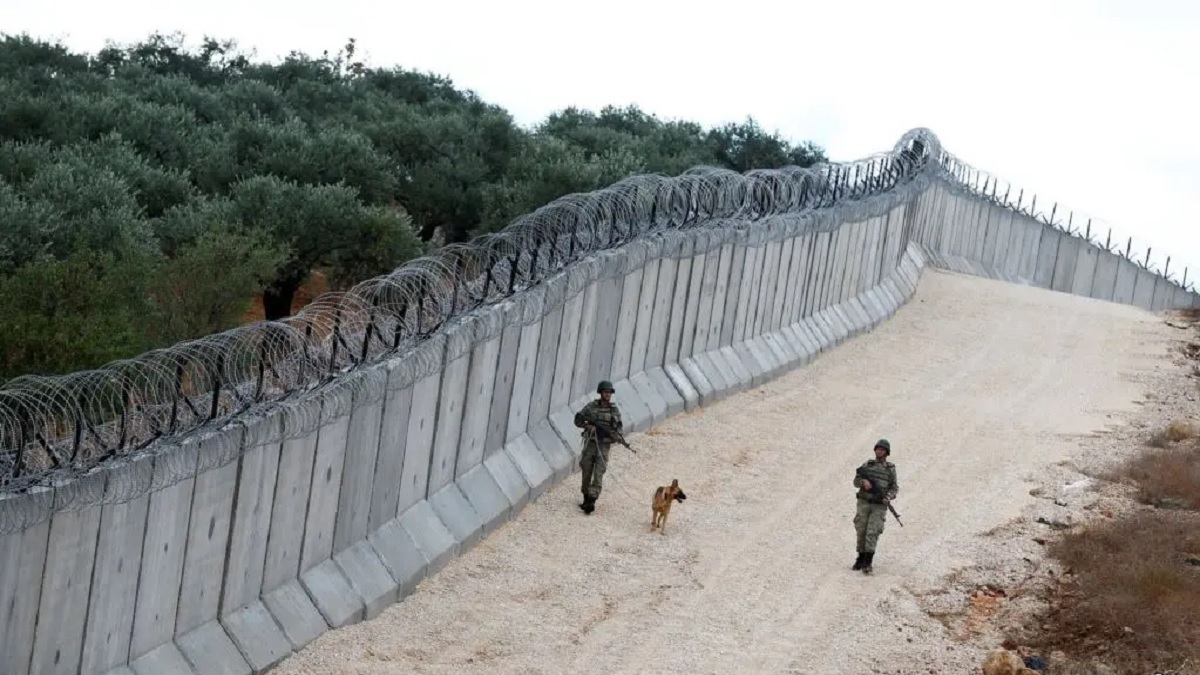 إيران.. مقتل 9 أشخاص في مواجهات بين الحرس الثوري ومعارضين قرب حدود تركيا