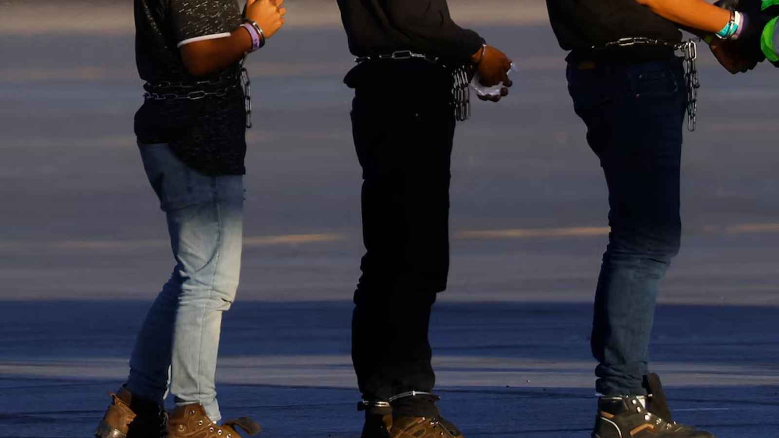 ترامب وترحيل المهاجرين غير النظاميين.. أزمات متعددة والطموح واحد