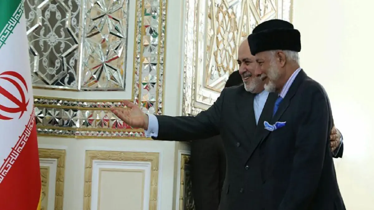 وزير خارجية عُمان يصل طهران لبحث مبادرة "هرمز للسلام"