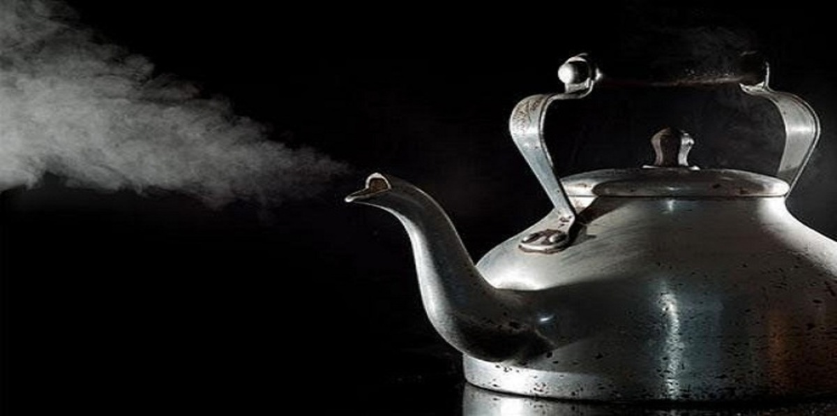 زوج يطلب الطلاق من المحكمة بعد سكب زوجته الماء المغلي على منطقته الحساسة