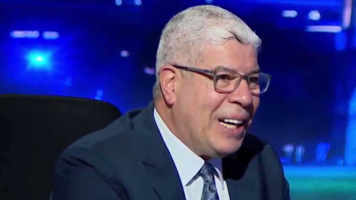 قد يوجه الشكر له.. شوبير يفجر مفاجأة حول مستقبل نجم الأهلي