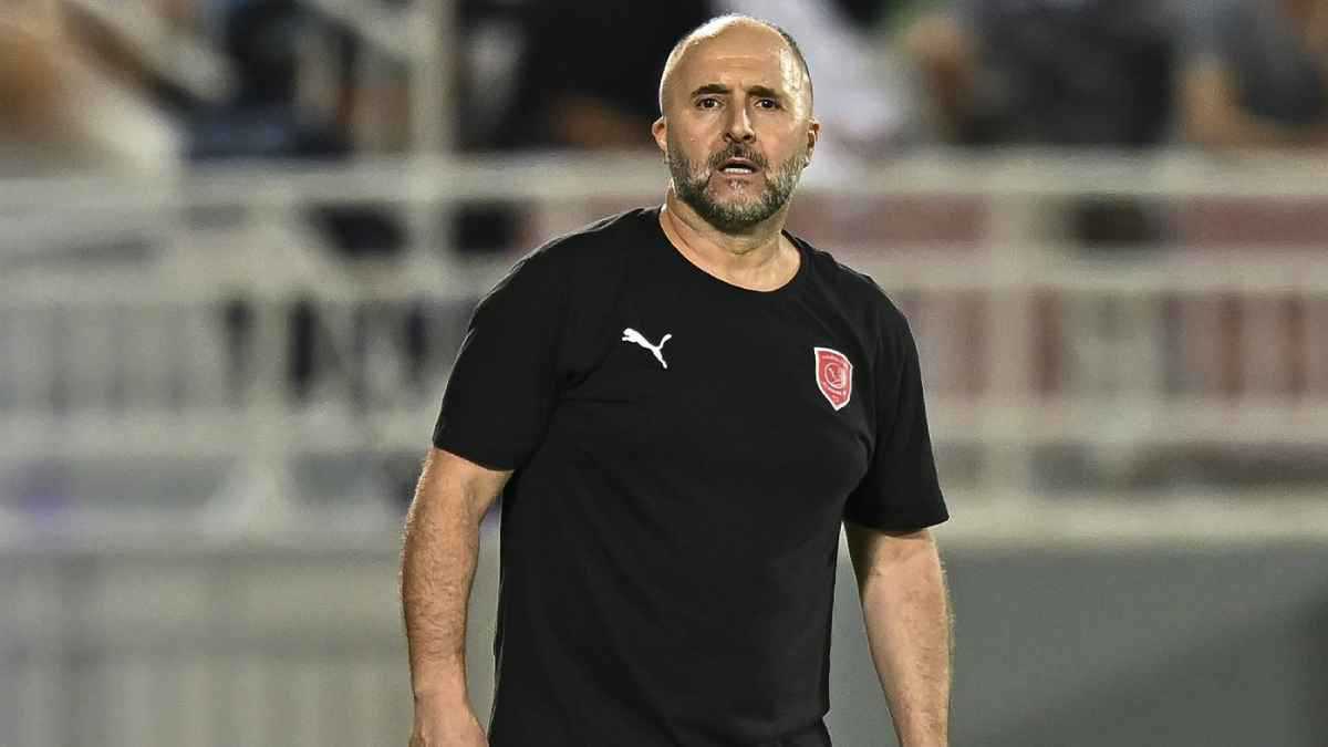 صدمة وبكاء.. ردود فعل مثيرة من جمال بلماضي بعد خسارة الدحيل أمام الأهلي (فيديو)