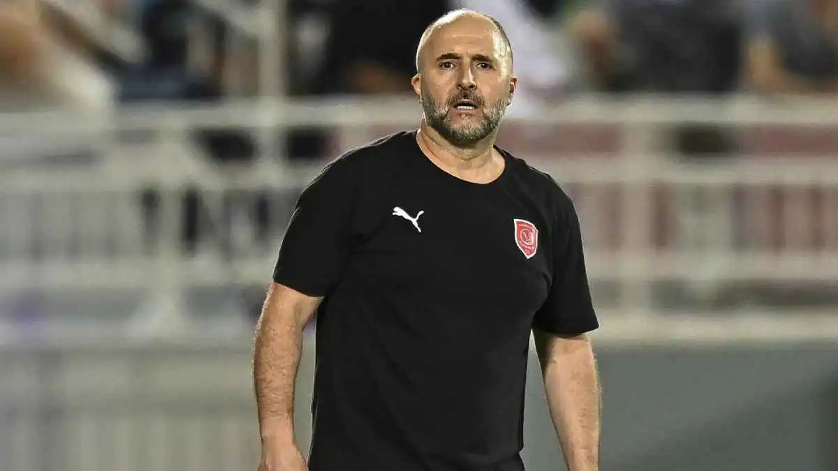 صدمة وبكاء.. ردود فعل مثيرة من جمال بلماضي بعد خسارة الدحيل أمام الأهلي (فيديو)