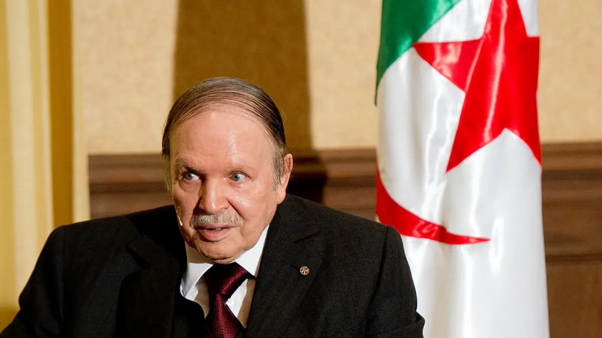 بوتفليقة يوارى الثرى بجانب أبطال حرب استقلال الجزائر