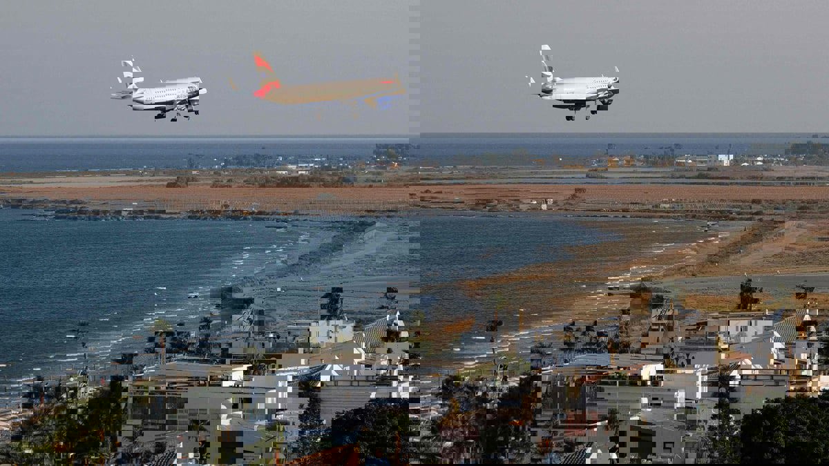 لبنانيون يجتاحون جزيرة قبرص هرباً من جحيم الأزمة في بلادهم