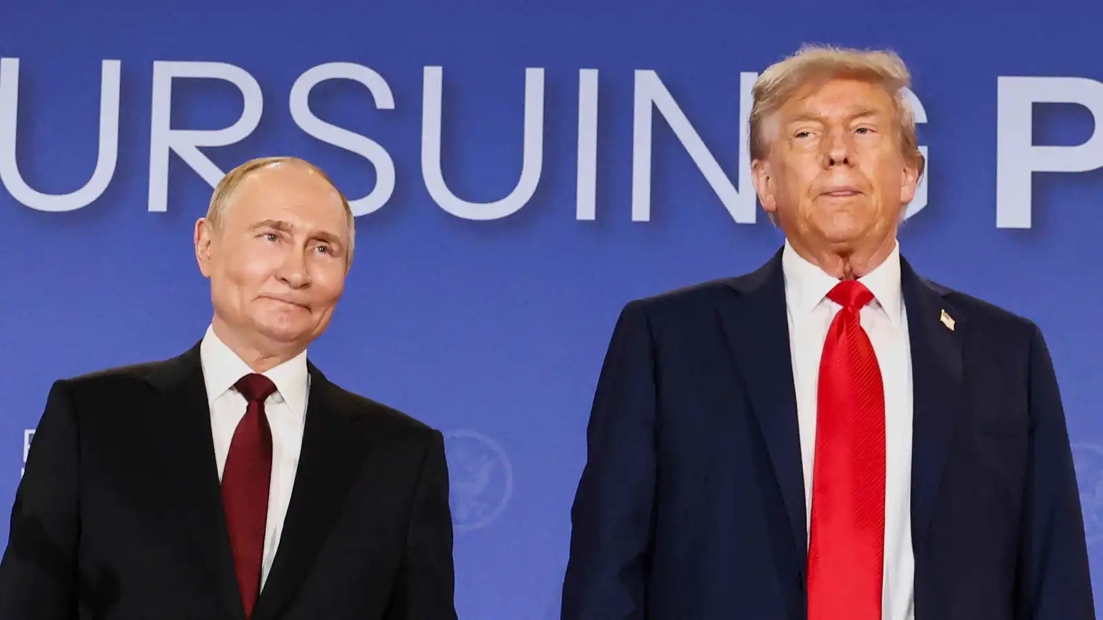 مسؤول أمريكي يكشف أسباب "تعليق" لقاء ترامب وبوتين