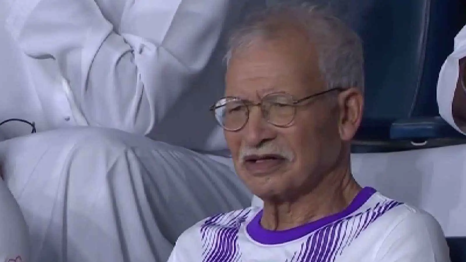 والد سفيان رحيمي: لن يغادر النادي.. هو ابن العين وابن الإمارات (فيديو)