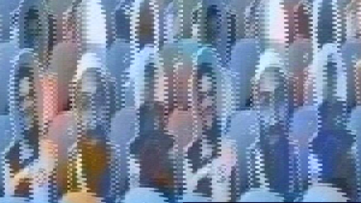 صورة أسامة بن لادن في مدرجات ملعب نادي ليدز يونايتد الإنجليزي (شاهد)