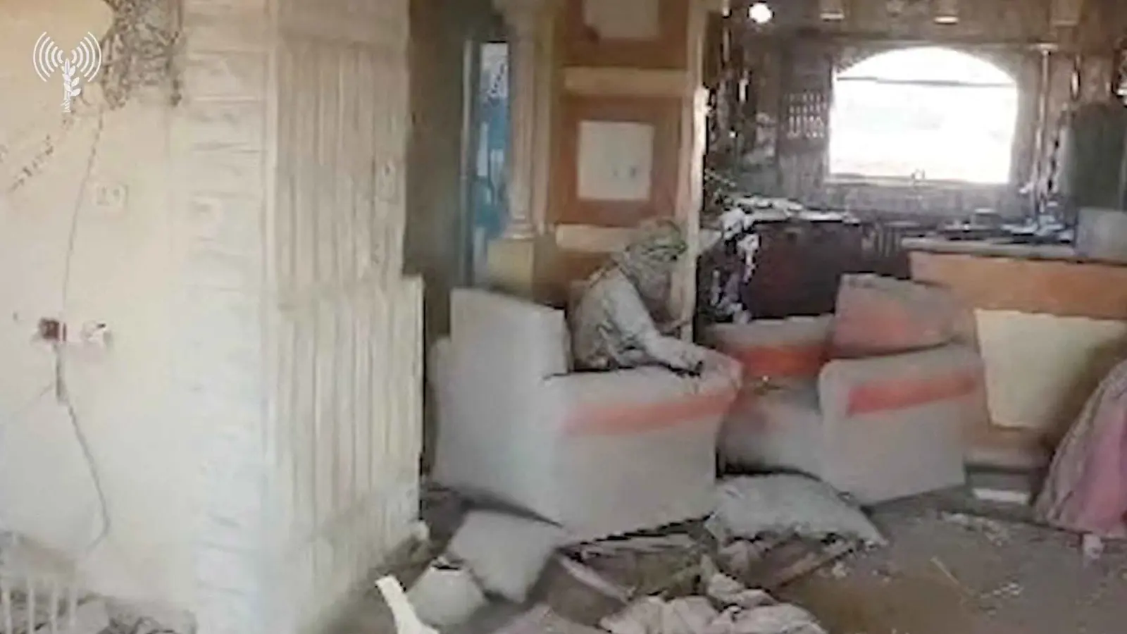 "مخضبة بدماء السنوار".. الكشف عن خارطة الأنفاق السرية في غزة