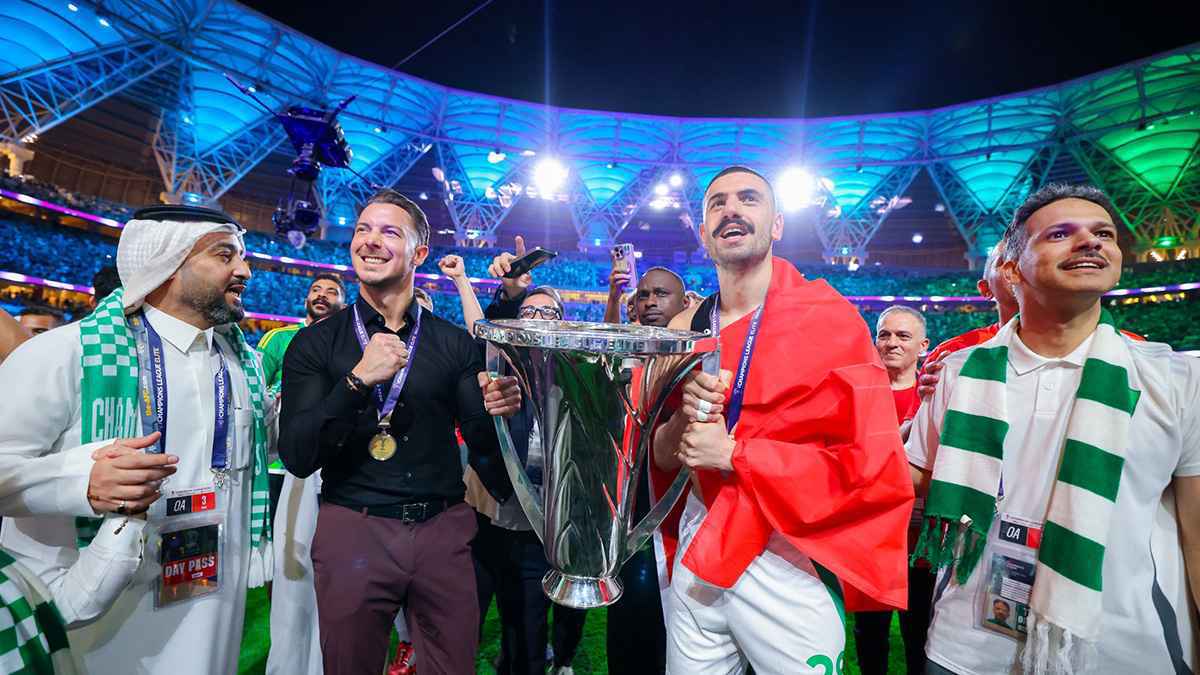 النخبة أسهل من كأس الملك.. أحمد عطيف يصدم الأهلي السعودي (فيديو)