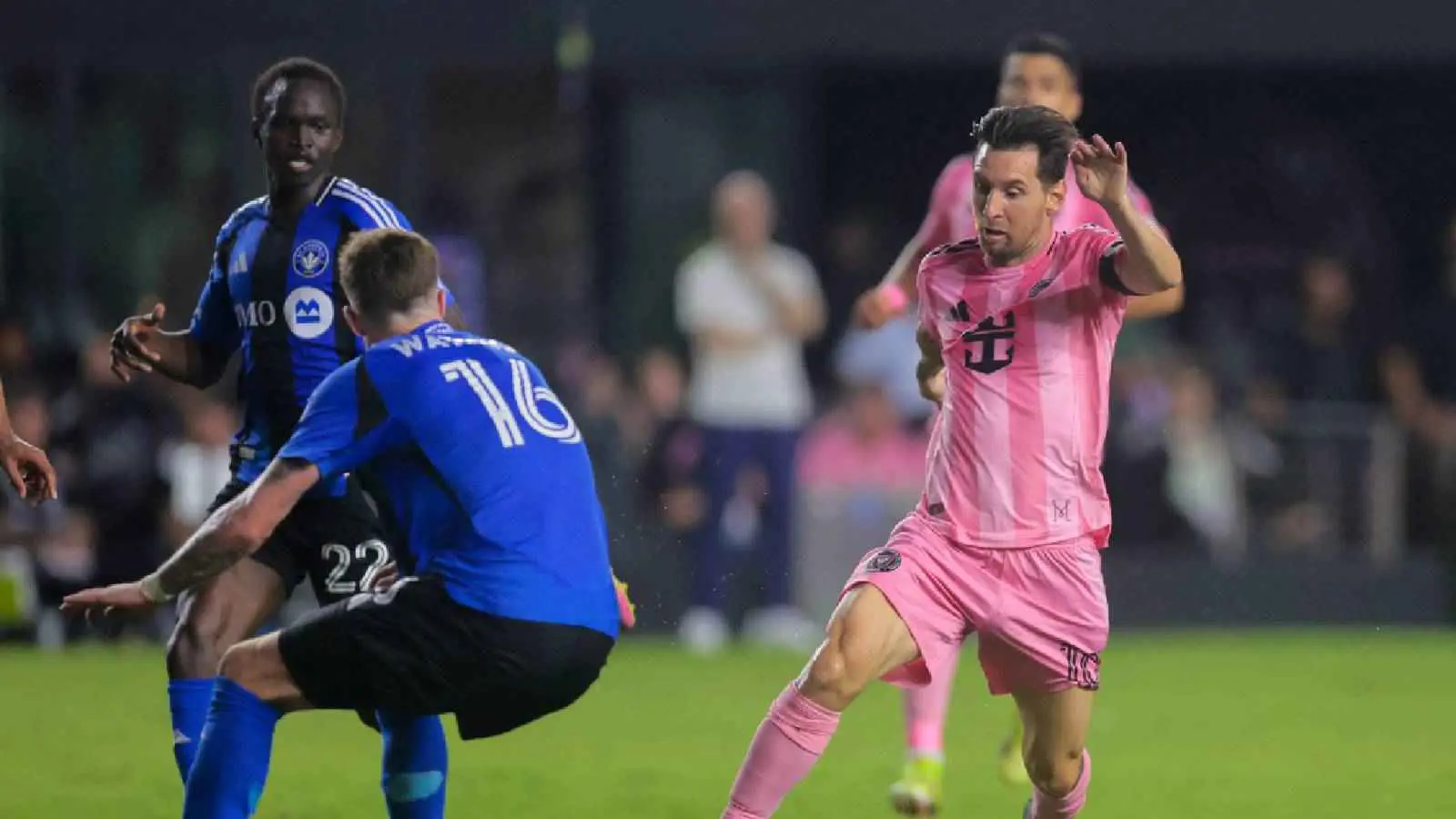 ميسي يعيد انتصارات إنتر ميامي أمام مونتريال في الدوري الأمريكي (فيديو)