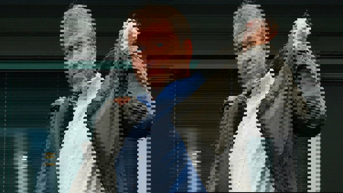 أثرياء روس بينهم أبراموفيتش يطعنون بقرار فرض عقوبات أوروبية عليهم