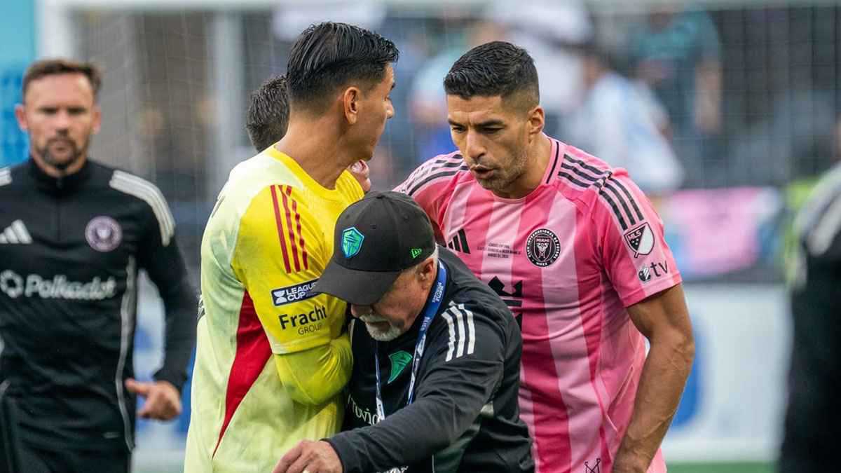 عقوبة قاسية على سواريز بعد واقعة "البصق" في نهائي كأس الدوريات