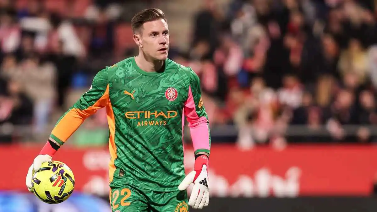 أزمة أرقام.. ما سر ظهور تير شتيجن بالقميص 22؟ (فيديو إرم)