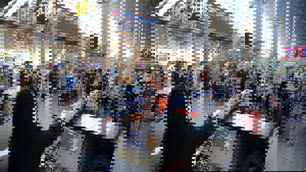 تقرير: إقبال قياسي من الإيرانيين على الهجرة